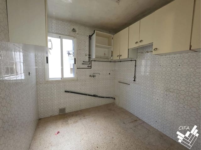 4 soveværelse Lejlighed til salg i Castelló de la Plana - € 117.600 (Ref: 9958011)