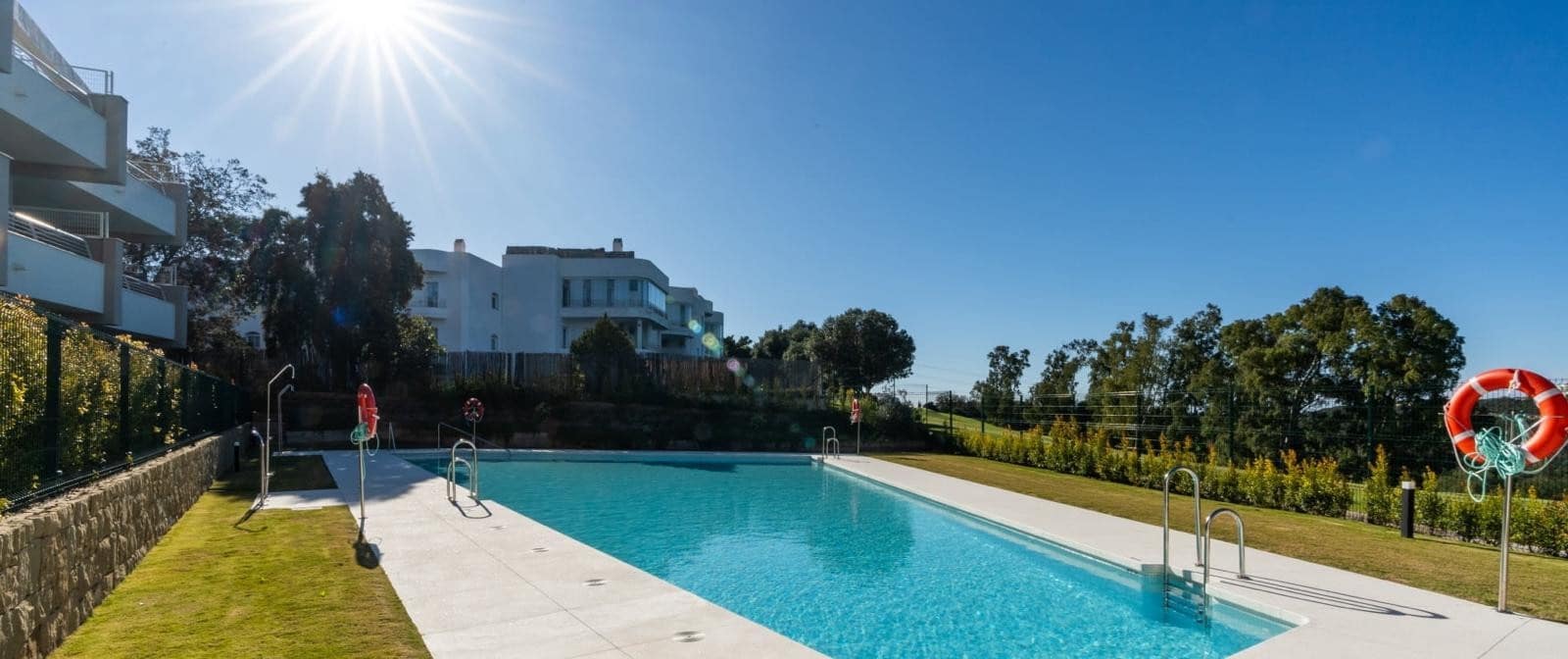 2 sovrum Lägenhet till salu i Estepona med pool garage - 370 000 € (Ref: 10094282)