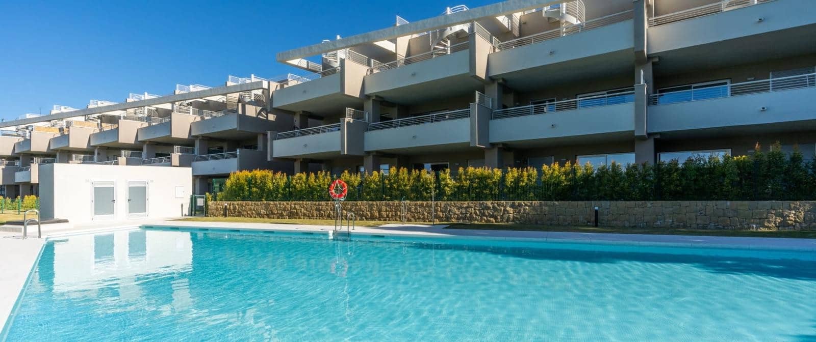 2 sovrum Lägenhet till salu i Estepona med pool garage - 370 000 € (Ref: 10094282)