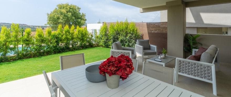2 sovrum Lägenhet till salu i Estepona med pool garage - 370 000 € (Ref: 10094282)