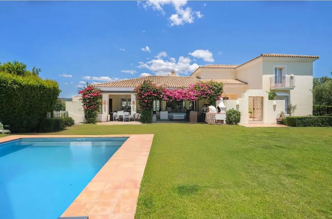 4 makuuhuone Huvila myytävänä paikassa Sotogrande mukana uima-altaan 
autotalli - 1 875 000 € (Ref: 10094284)