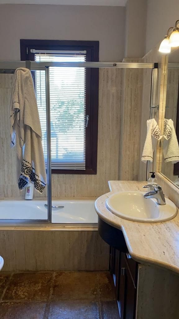 4 bedroom Villa for sale in Sotogrande with pool garage - € 1,650,000 (Ref: 10115503)