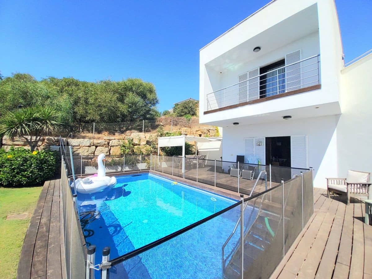 5 Zimmer Villa zu verkaufen in Sotogrande mit Pool Garage - 1.190.000 € (Ref: 7902728)