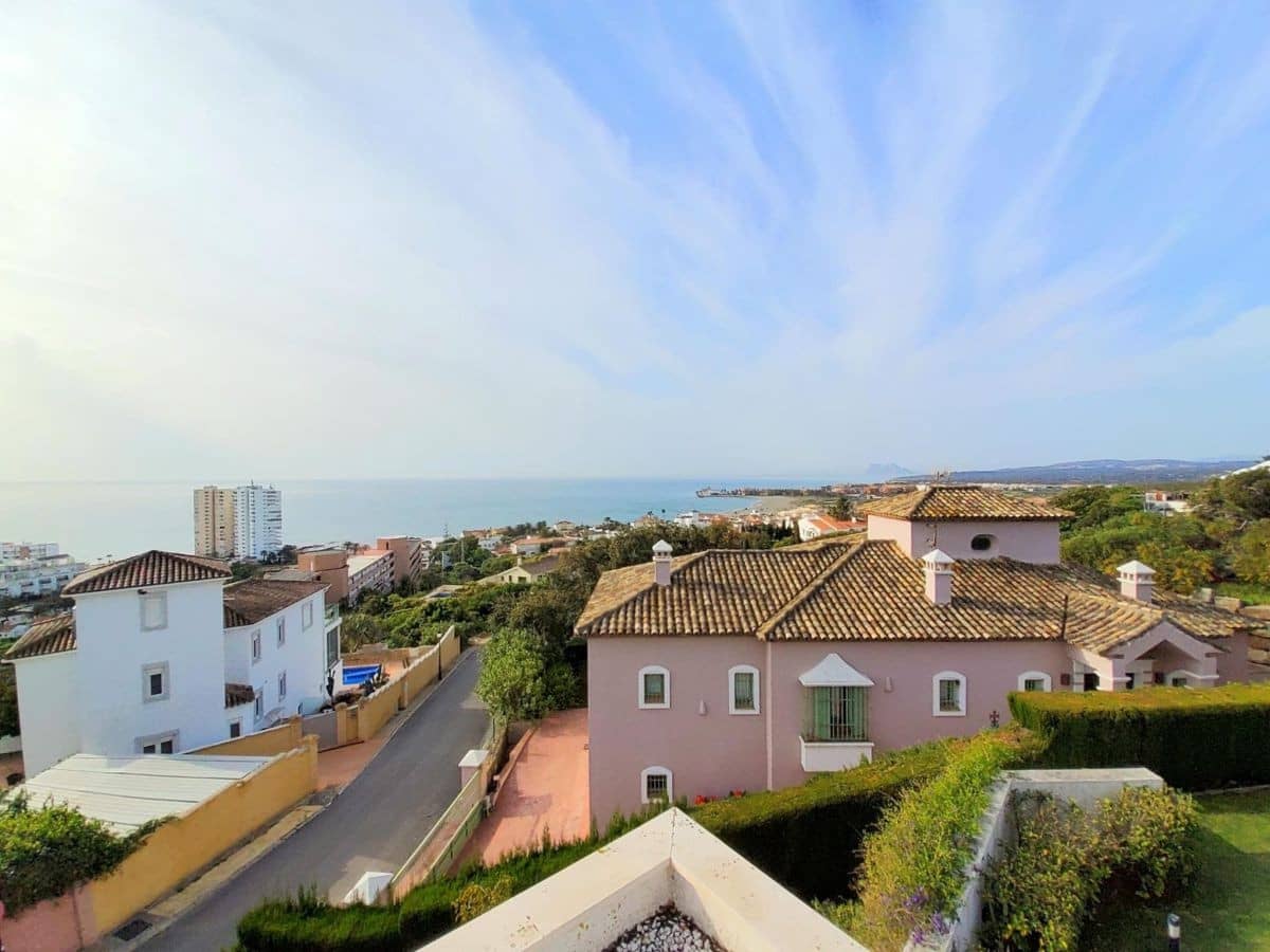 5 Zimmer Villa zu verkaufen in Sotogrande mit Pool Garage - 1.190.000 € (Ref: 7902728)