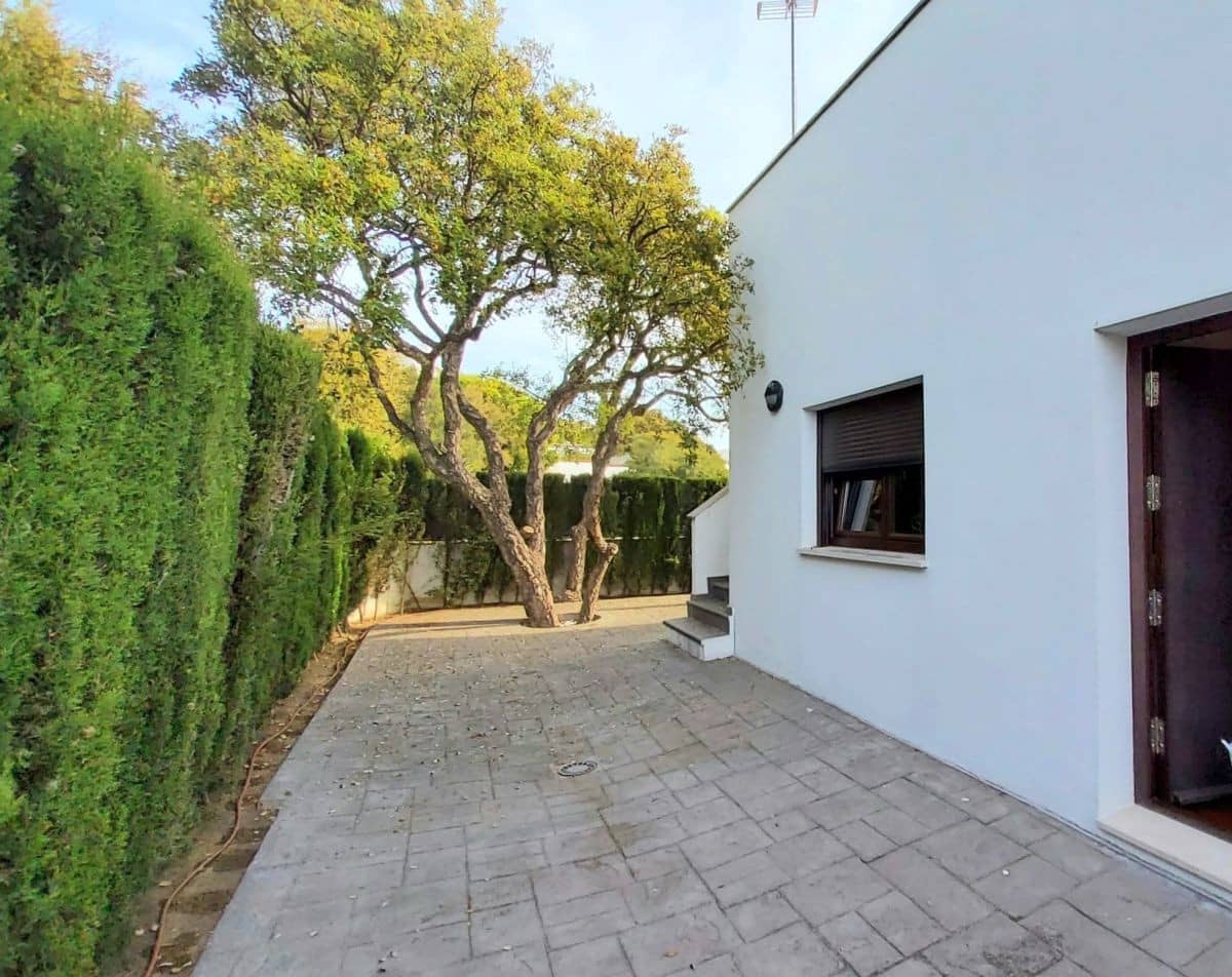 5 Zimmer Villa zu verkaufen in Sotogrande mit Pool Garage - 1.190.000 € (Ref: 7902728)