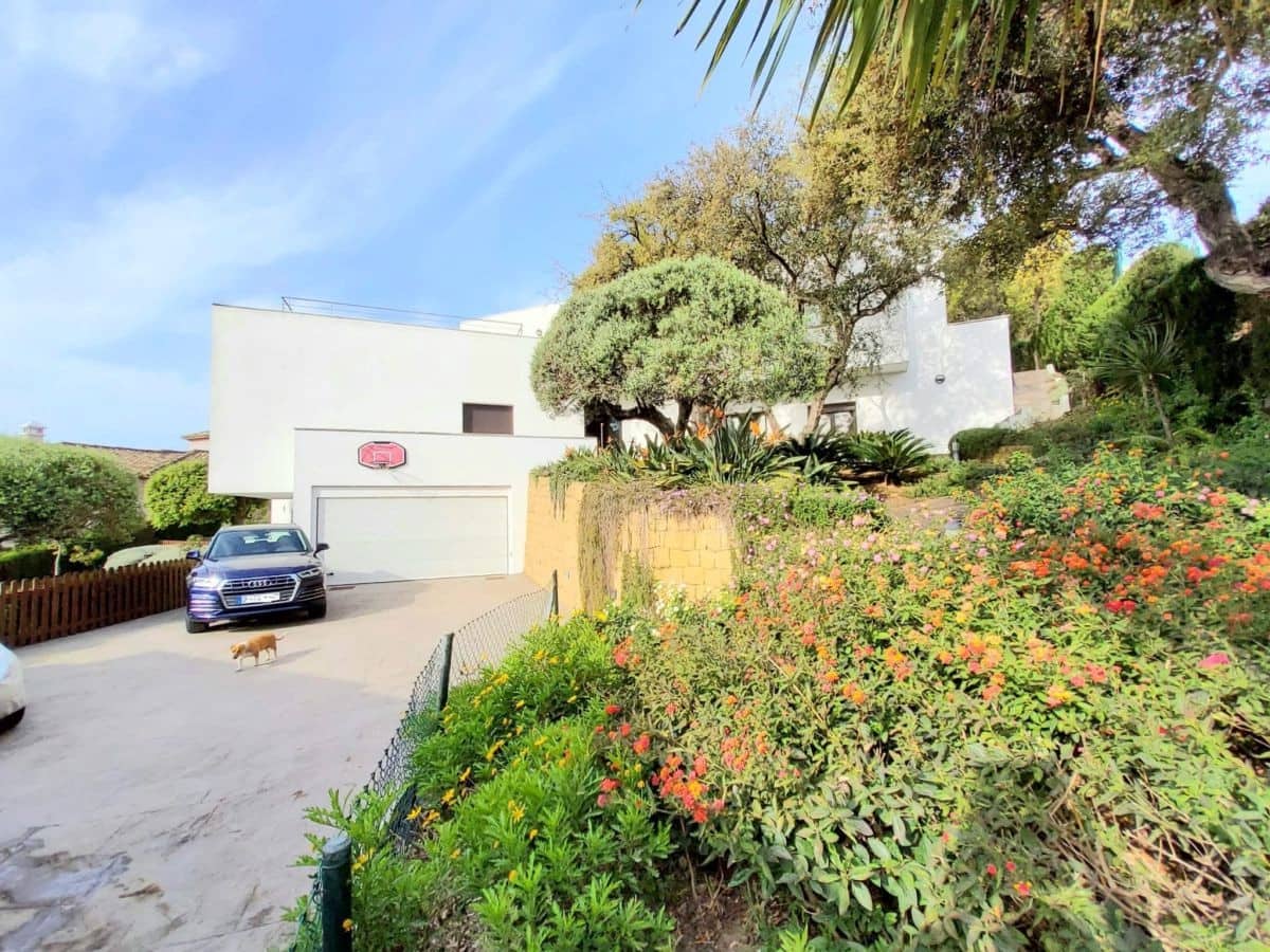 5 Zimmer Villa zu verkaufen in Sotogrande mit Pool Garage - 1.190.000 € (Ref: 7902728)