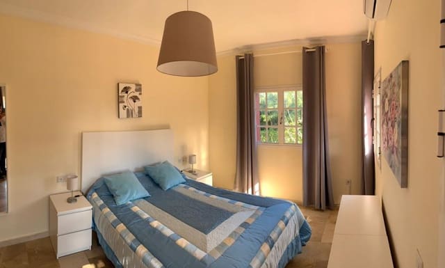 4 soveværelse Villa til leje i Sotogrande, San Roque - € 4.000 (Ref: 8551971)