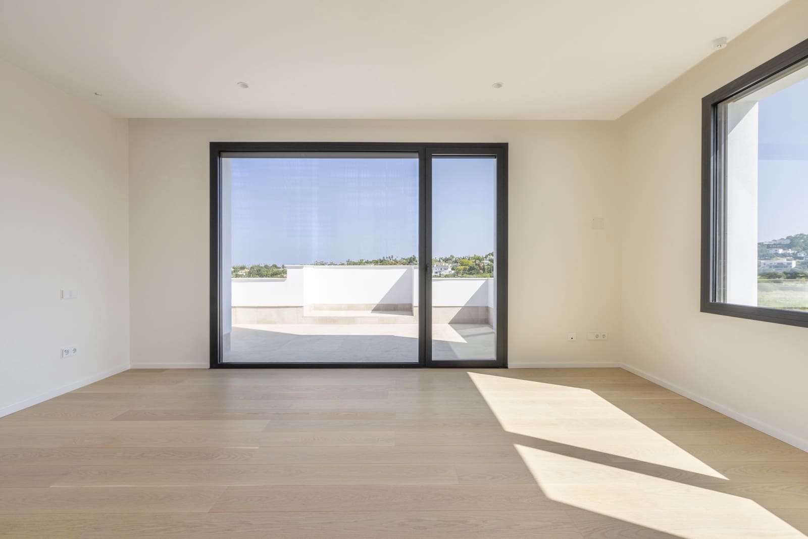 8 slaapkamer Villa te koop in Sotogrande met zwembad garage - € 6.975.000 (Ref: 8577509)