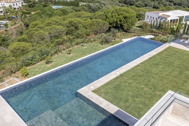 8 slaapkamer Villa te koop in Sotogrande Alto, San Roque met zwembad garage - € 6.975.000 (Ref: 8577509)