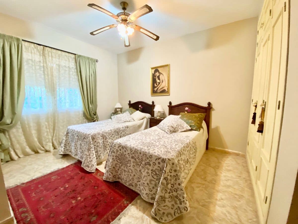 4 camera da letto Villa in vendita in Pueblo Nuevo de Guadiaro con piscina garage - 875.000 € (Rif: 8610961)
