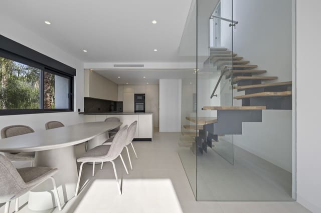 3 chambre Penthouse à vendre à El Paraiso, Estepona avec piscine garage - 659 000 € (Ref: 8902881)