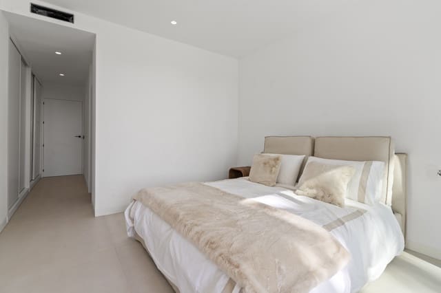 4 chambre Appartement à vendre à El Paraiso, Estepona avec piscine garage - 915 000 € (Ref: 8903262)
