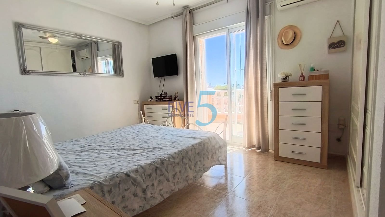 Casa de 3 habitaciones en Ciudad Quesada en venta con piscina garaje - 259.000 € (Ref: 10000062)