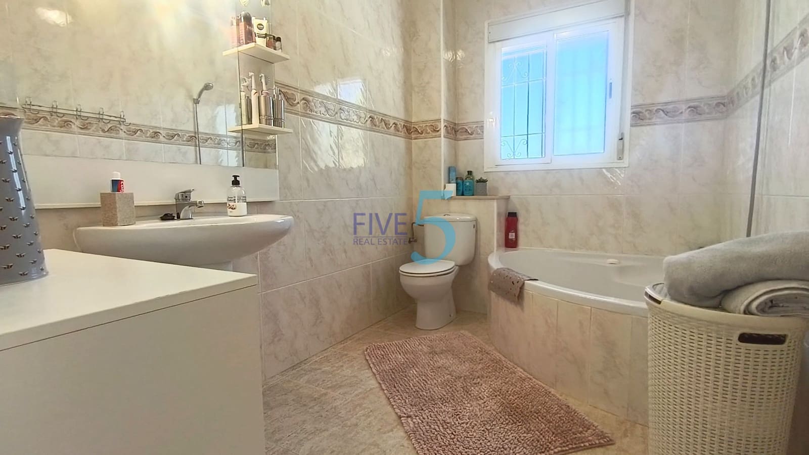 Casa de 3 habitaciones en Ciudad Quesada en venta con piscina garaje - 259.000 € (Ref: 10000062)
