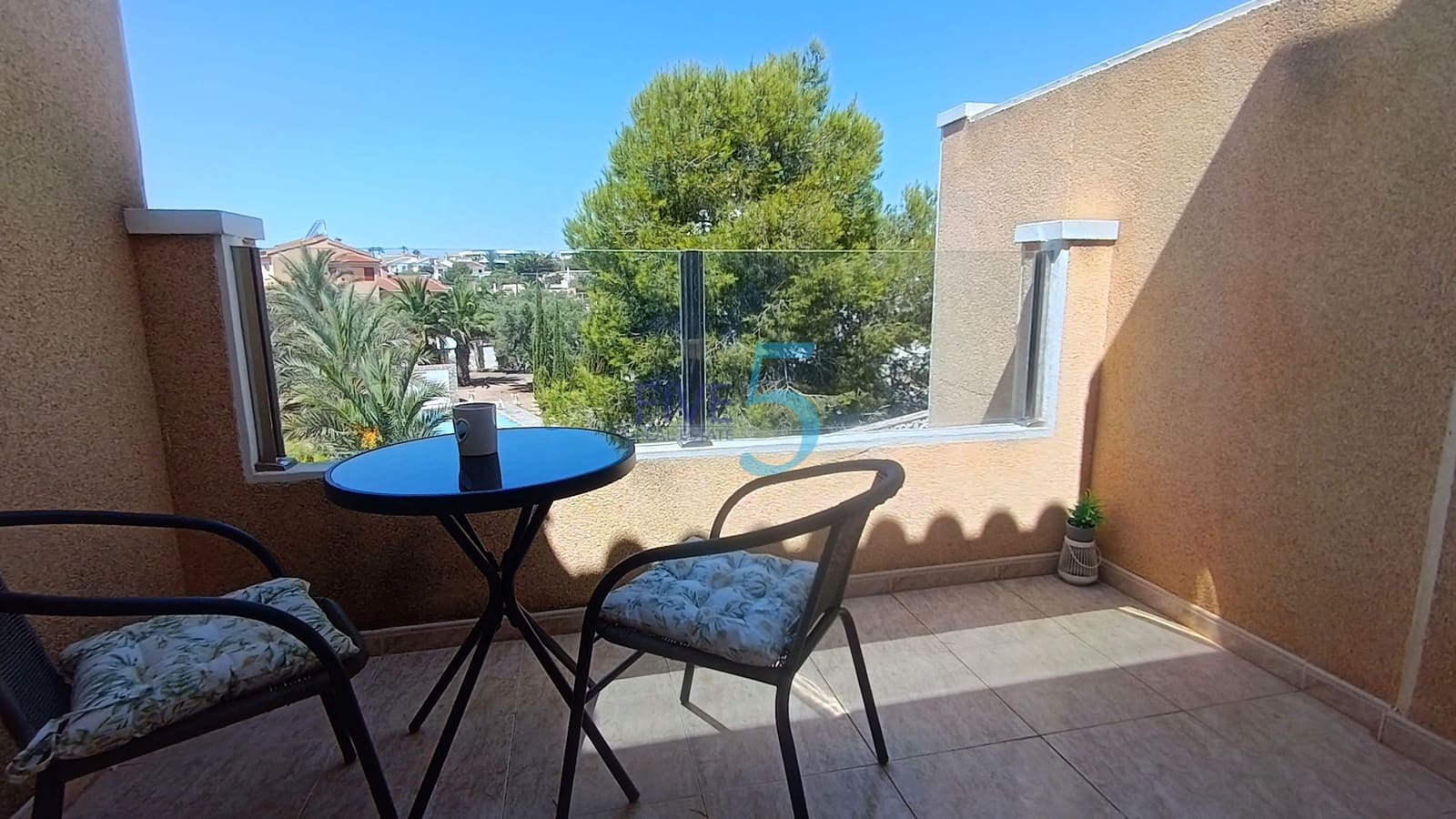 Casa de 3 habitaciones en Ciudad Quesada en venta con piscina garaje - 259.000 € (Ref: 10000062)
