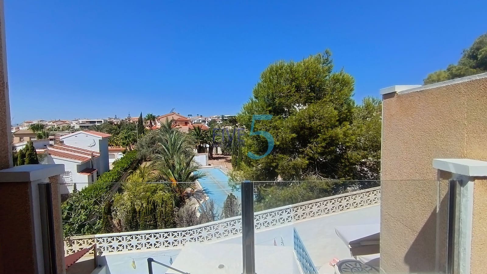 Casa de 3 habitaciones en Ciudad Quesada en venta con piscina garaje - 259.000 € (Ref: 10000062)
