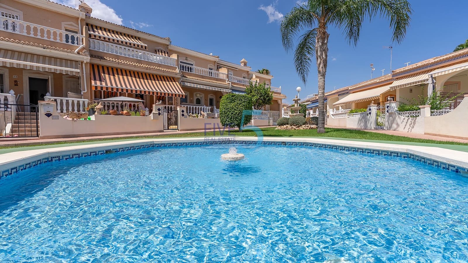 3 quarto Casa em Banda para venda em Ciudad Quesada com piscina - 239 995 € (Ref: 10000063)