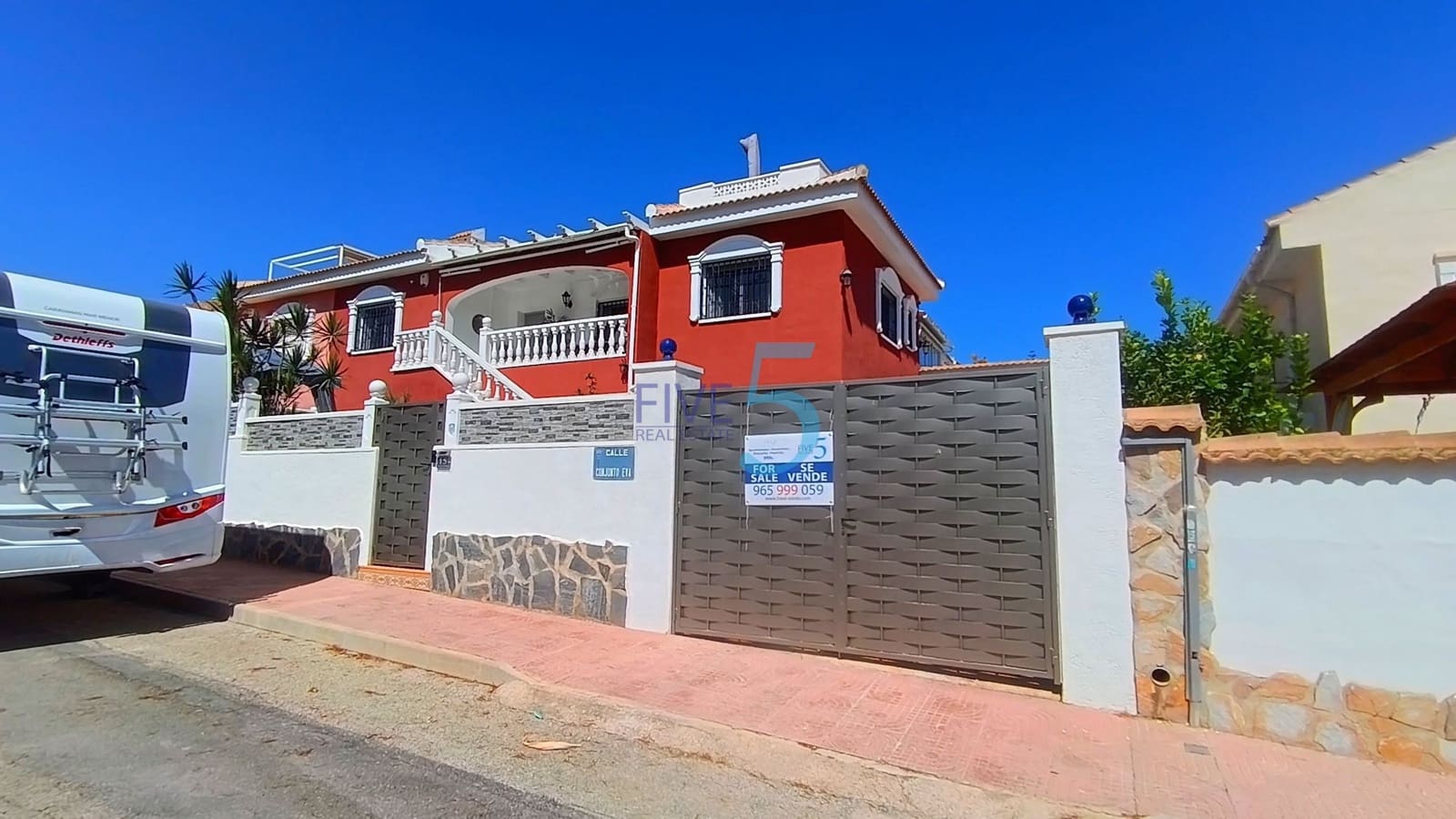 3 bedroom Villa for sale in Ciudad Quesada with pool - € 249,999 (Ref: 10000064)