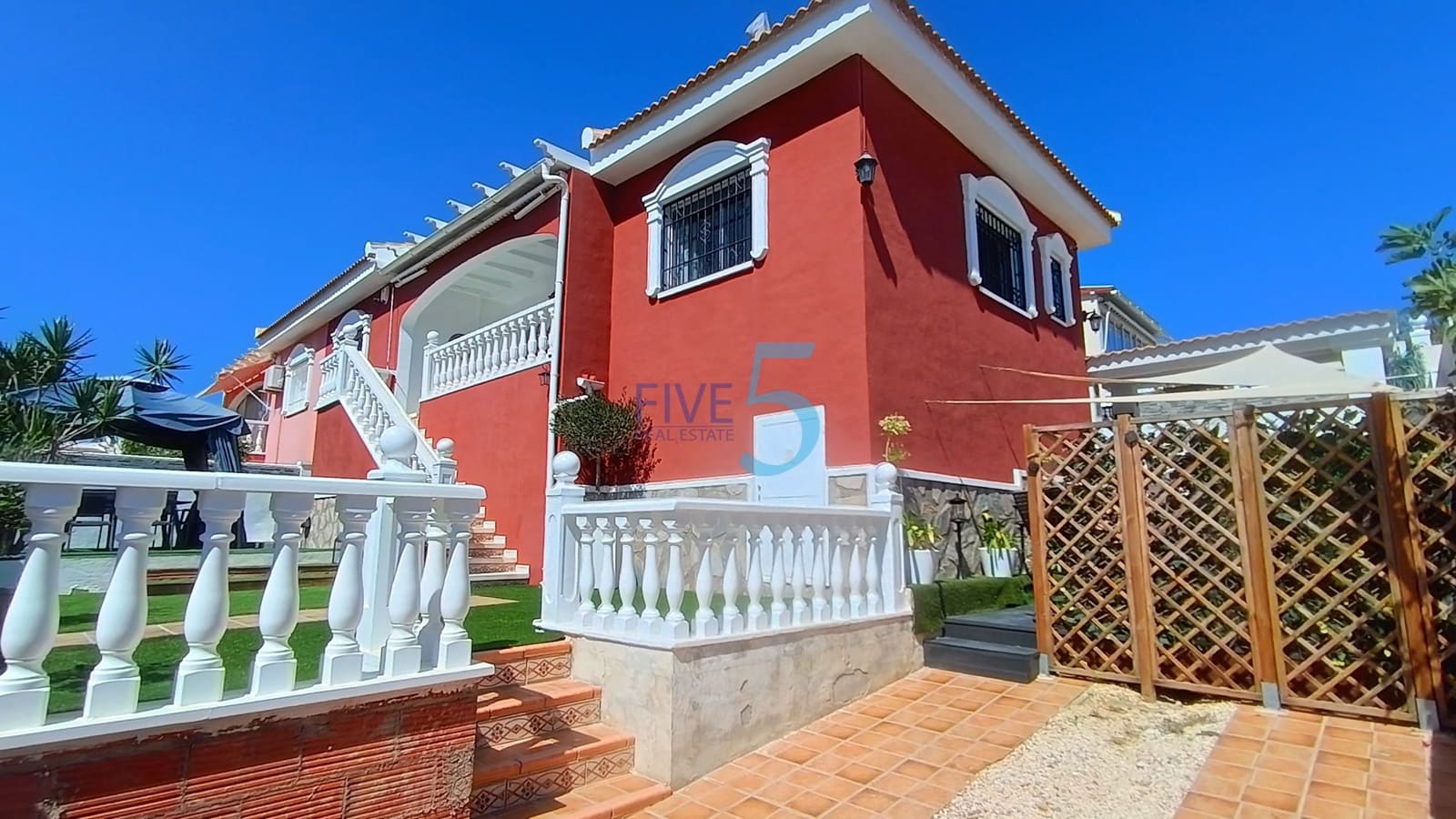 3 bedroom Villa for sale in Ciudad Quesada with pool - € 249,999 (Ref: 10000064)