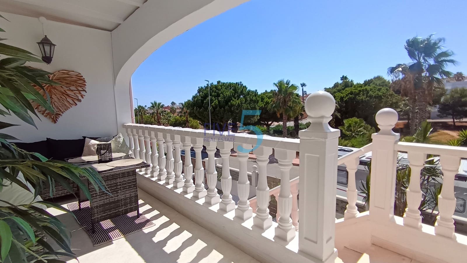 3 bedroom Villa for sale in Ciudad Quesada with pool - € 249,999 (Ref: 10000064)