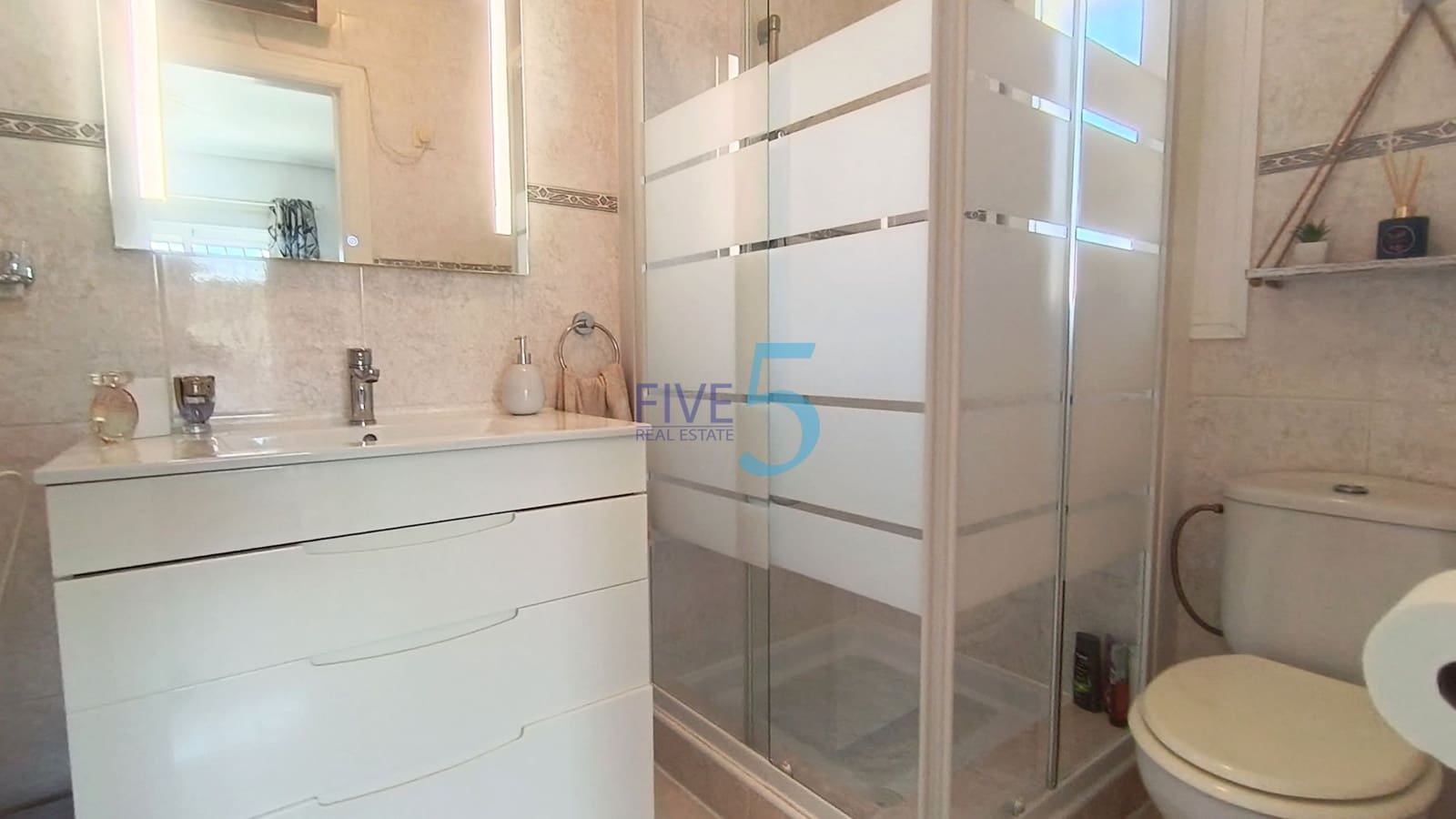 3 bedroom Villa for sale in Ciudad Quesada with pool - € 249,999 (Ref: 10000064)