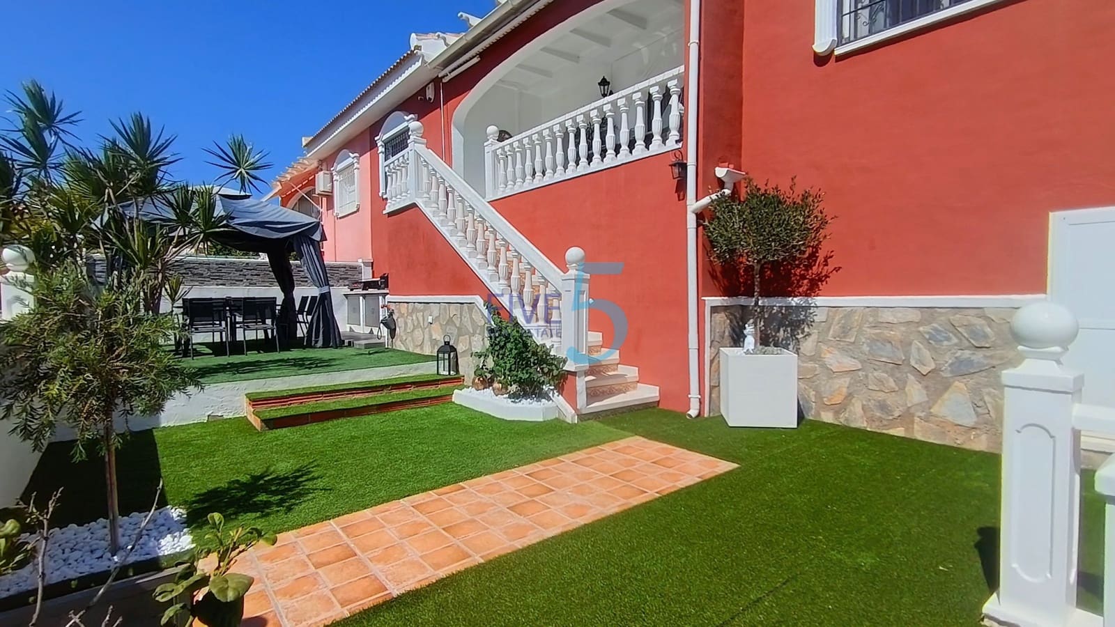 3 bedroom Villa for sale in Ciudad Quesada with pool - € 249,999 (Ref: 10000064)