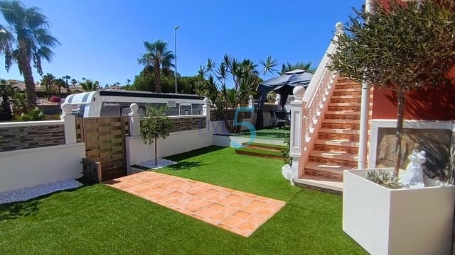3 bedroom Villa for sale in Ciudad Quesada, Rojales with pool - € 249,999 (Ref: 10000064)