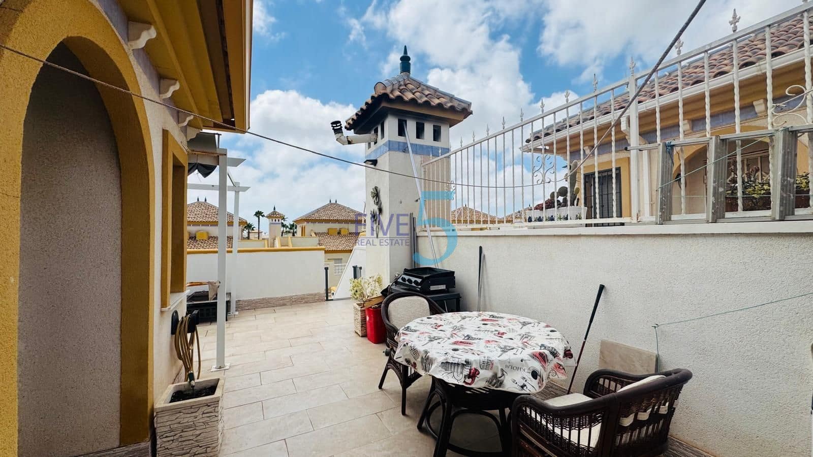 3 slaapkamer Huis te koop in Villamartin met zwembad garage - € 225.000 (Ref: 10000605)