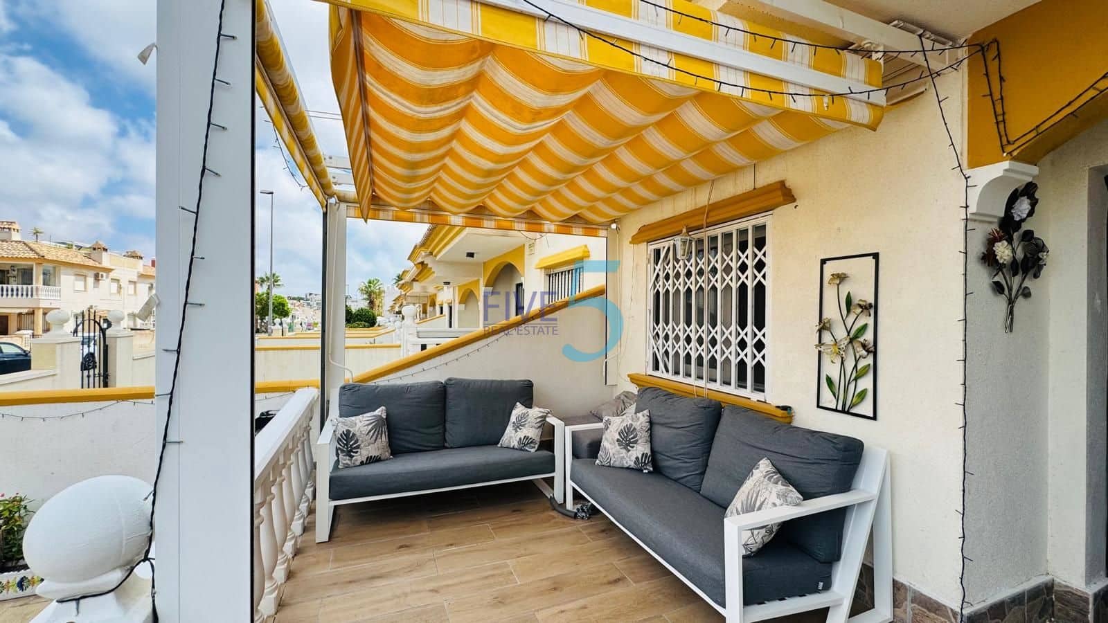 3 slaapkamer Huis te koop in Villamartin met zwembad garage - € 225.000 (Ref: 10000605)