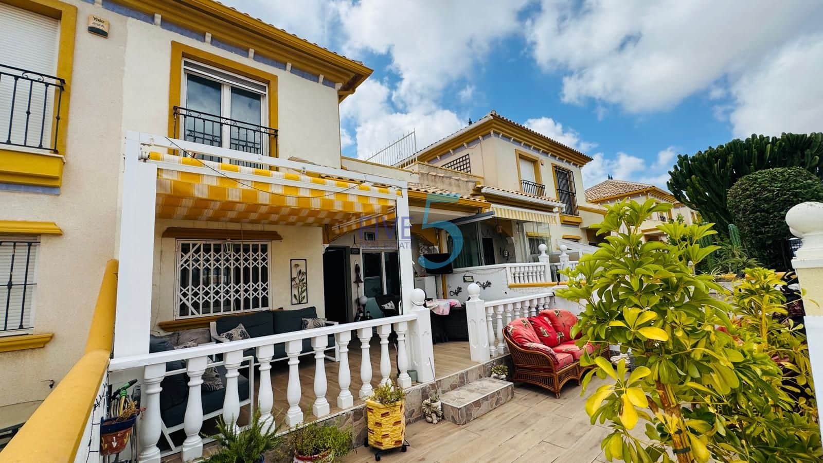 3 slaapkamer Huis te koop in Villamartin met zwembad garage - € 225.000 (Ref: 10000605)