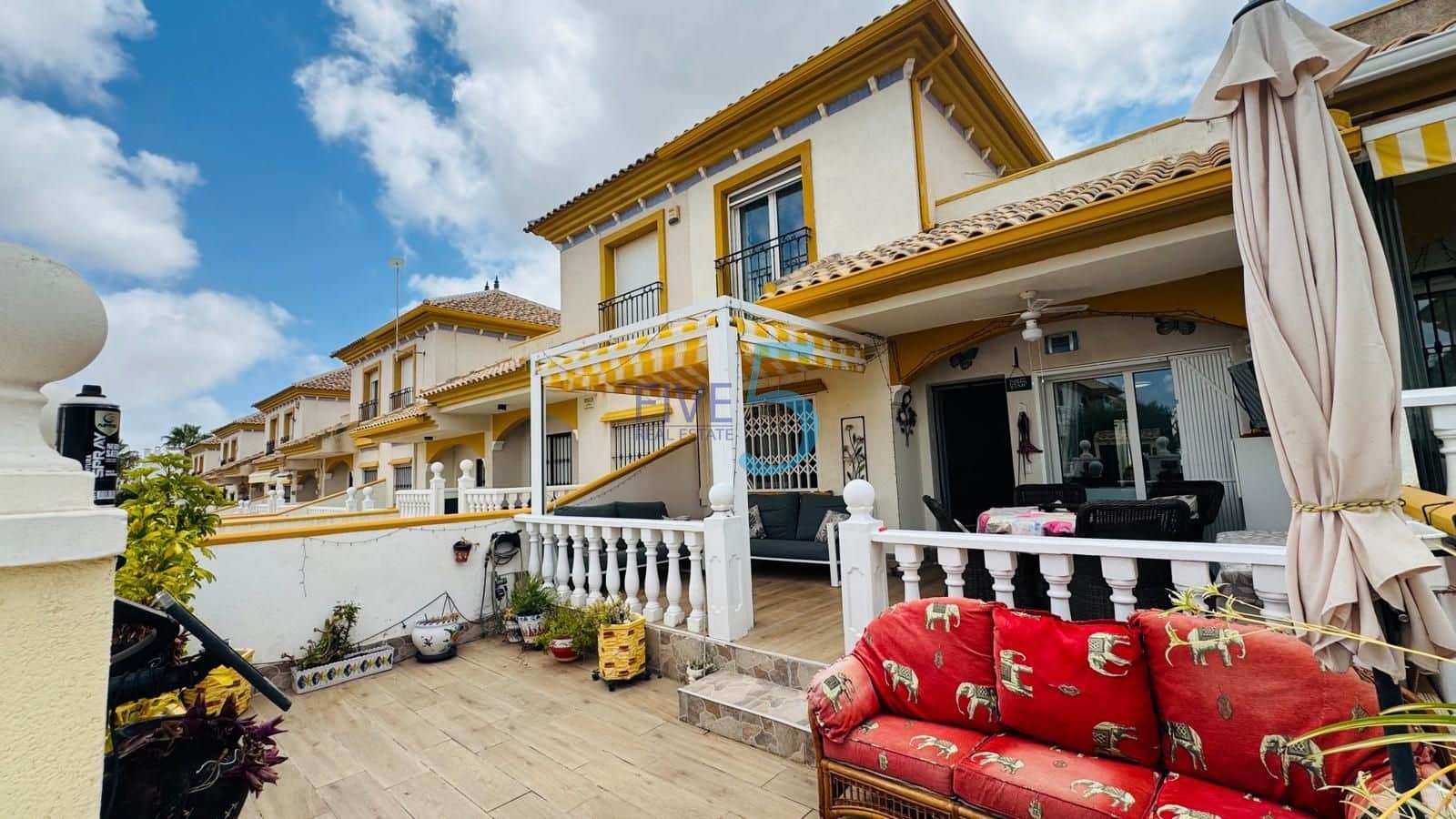 3 slaapkamer Huis te koop in Villamartin met zwembad garage - € 225.000 (Ref: 10000605)