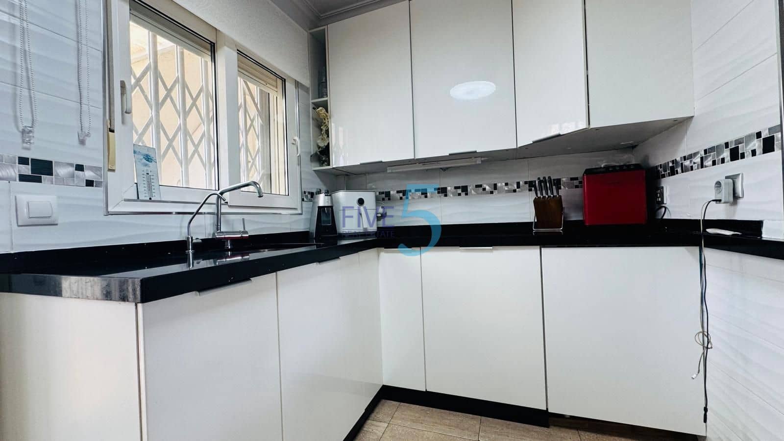 3 slaapkamer Huis te koop in Villamartin met zwembad garage - € 225.000 (Ref: 10000605)