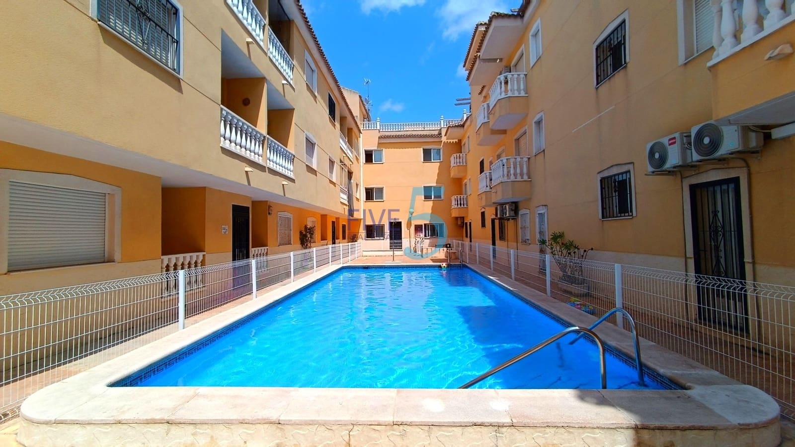 2 soveværelse Lejlighed til salg i Formentera del Segura med swimmingpool garage - € 99.999 (Ref: 10000990)