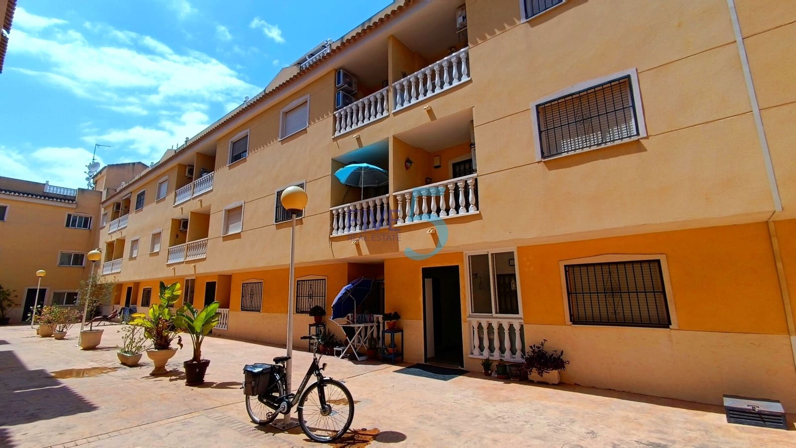 2 soveværelse Lejlighed til salg i Formentera del Segura med swimmingpool garage - € 99.999 (Ref: 10000990)