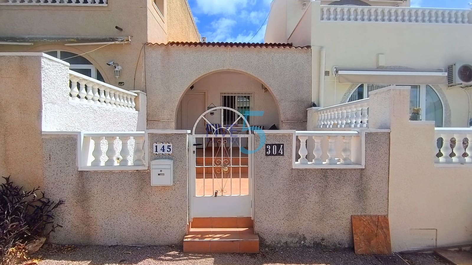 1 sovrum Bungalow till salu i Torrevieja - 99 999 € (Ref: 10001188)