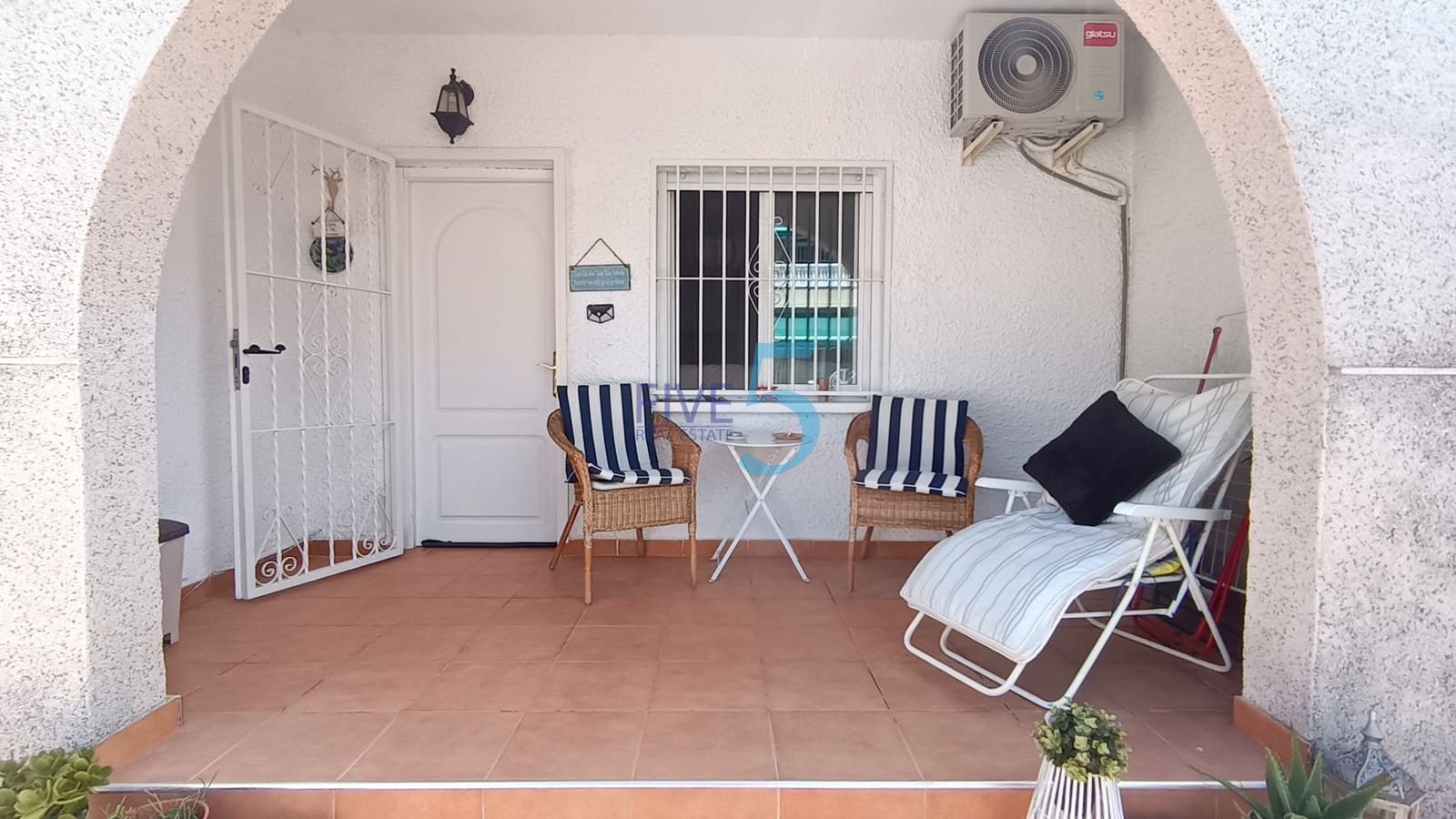 1 sovrum Bungalow till salu i Torrevieja - 99 999 € (Ref: 10001188)