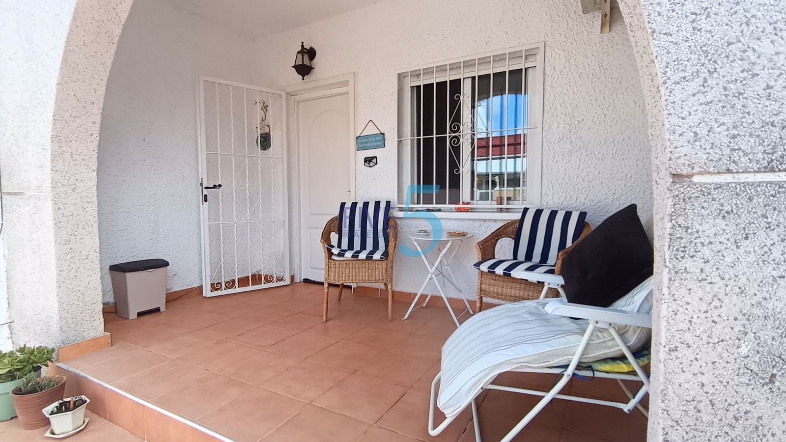 1 sovrum Bungalow till salu i Torrevieja - 99 999 € (Ref: 10001188)