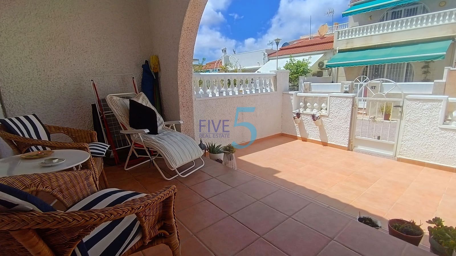1 sovrum Bungalow till salu i Torrevieja - 99 999 € (Ref: 10001188)