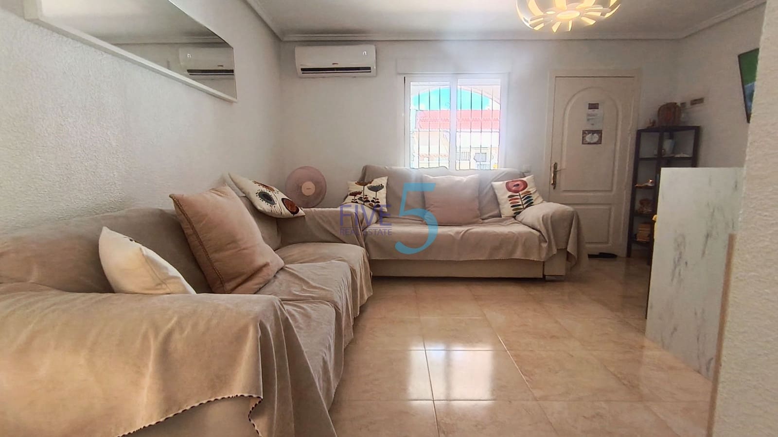 1 sovrum Bungalow till salu i Torrevieja - 99 999 € (Ref: 10001188)