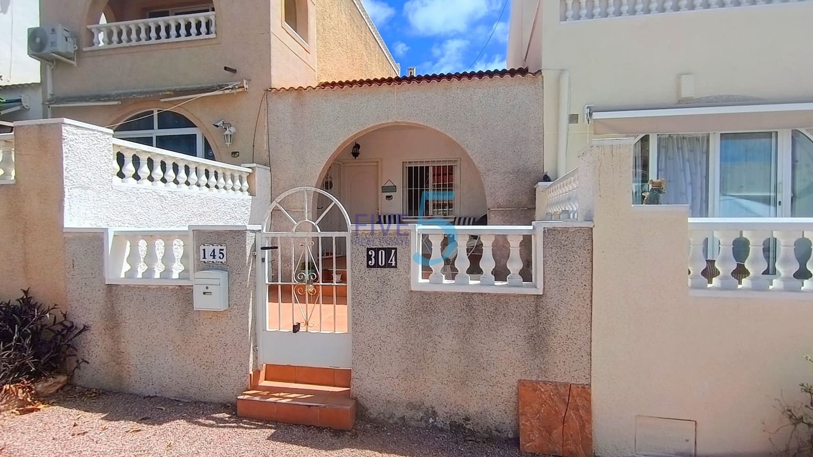 1 sovrum Bungalow till salu i Torrevieja - 99 999 € (Ref: 10001188)