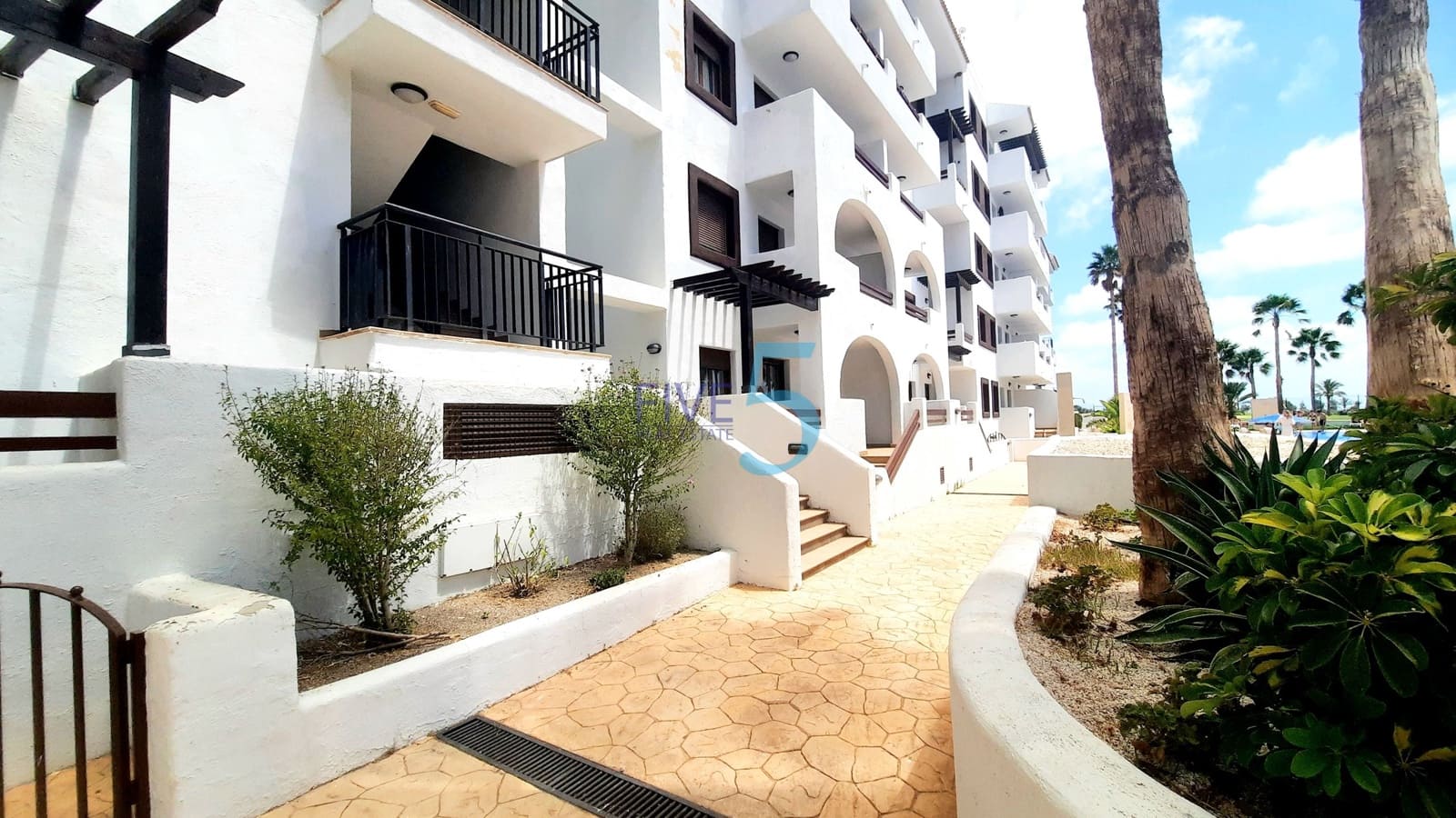 1 sypialnia Apartament na sprzedaż w Los Alcazares z basenem garażem - 145 000 € (Ref: 10002379)