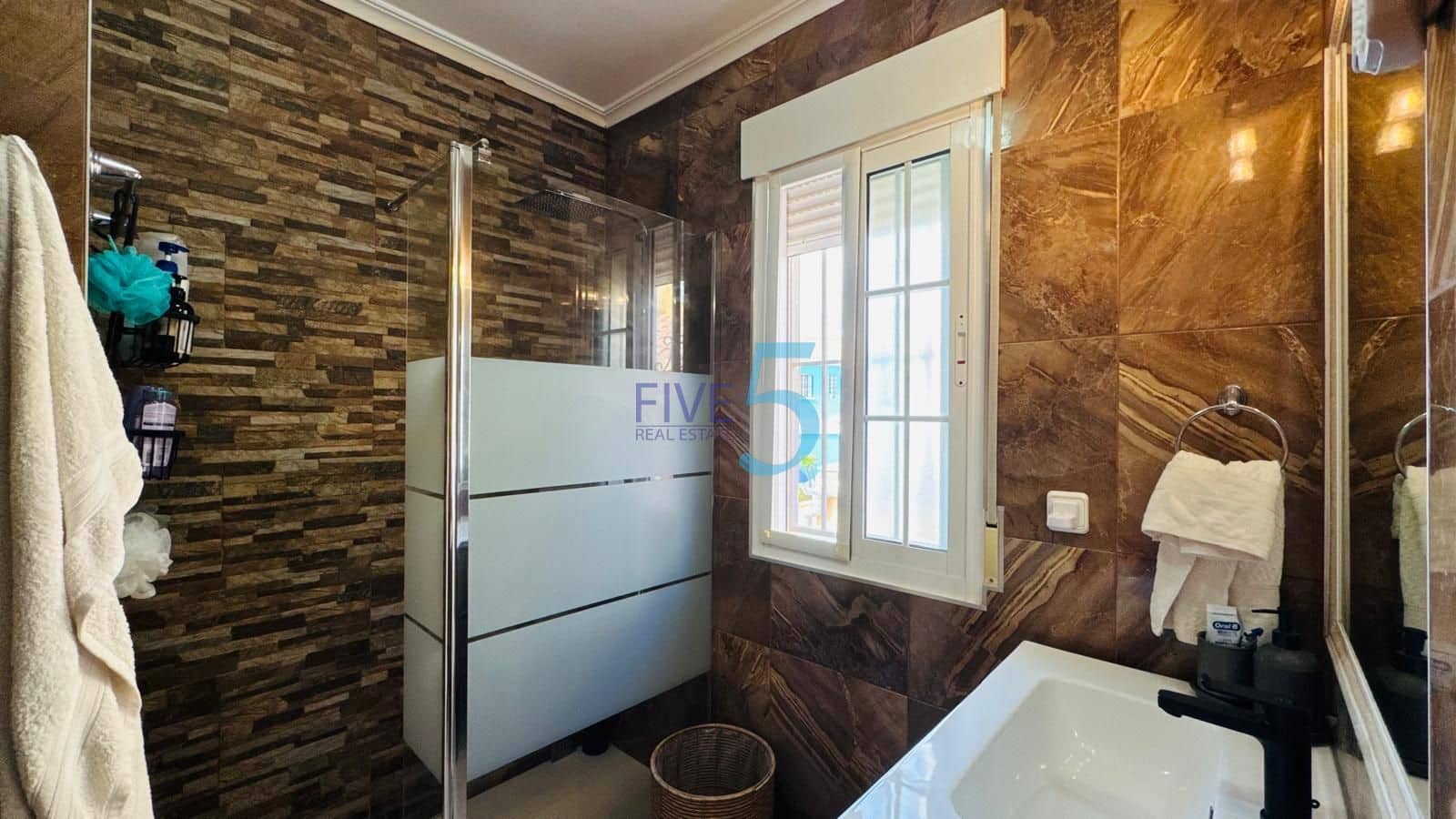 3 quarto Casa em Banda para venda em Orihuela Costa com piscina - 335 000 € (Ref: 10002380)