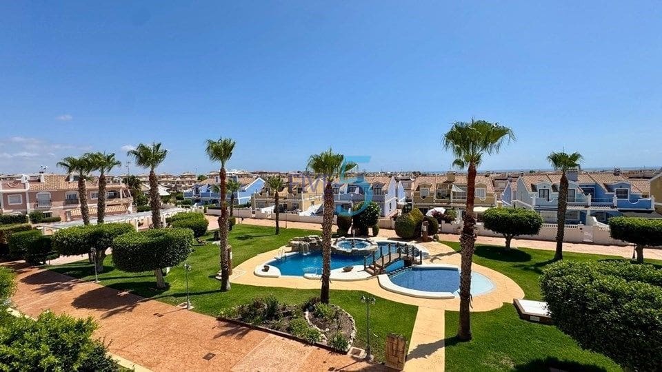 3 quarto Casa em Banda para venda em Orihuela Costa com piscina - 335 000 € (Ref: 10002380)