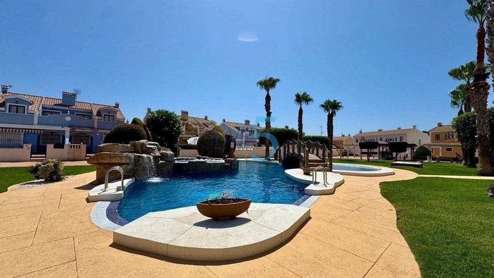 3 quarto Casa em Banda para venda em Orihuela Costa com piscina - 335 000 € (Ref: 10002380)