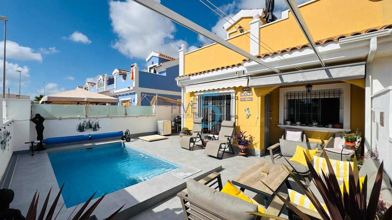 3 quarto Casa em Banda para venda em Orihuela Costa com piscina - 335 000 € (Ref: 10002380)