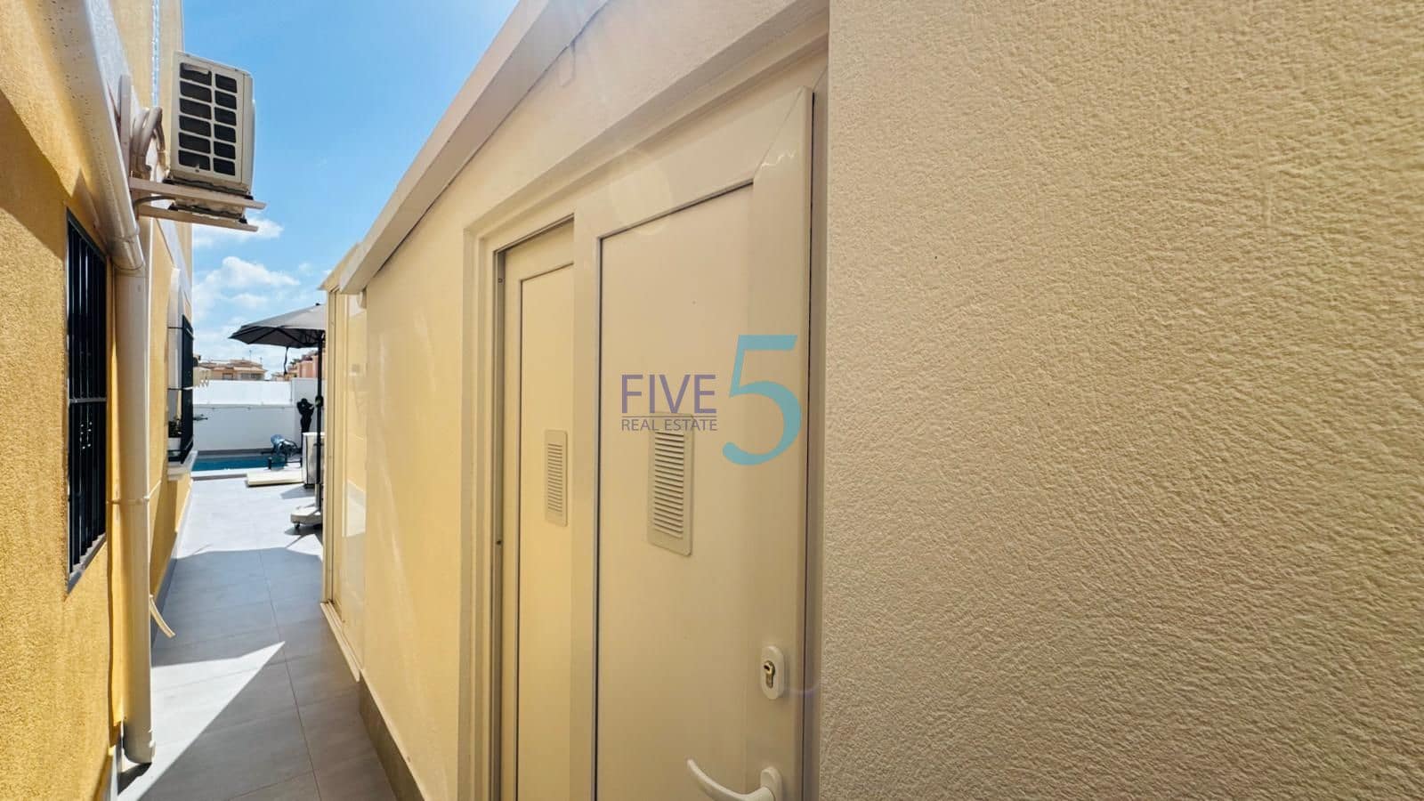 3 quarto Casa em Banda para venda em Orihuela Costa com piscina - 335 000 € (Ref: 10002380)