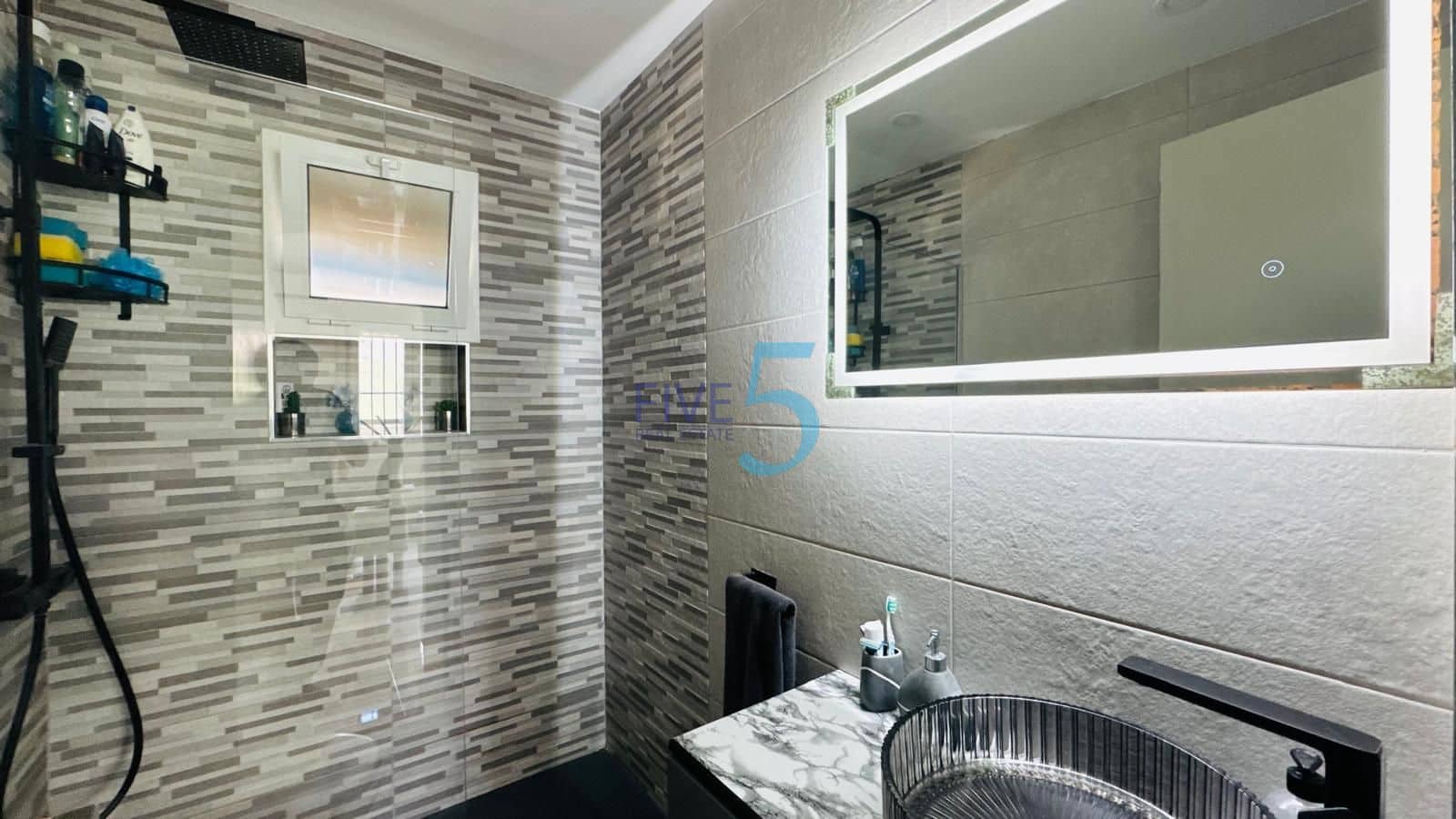 2 slaapkamer Villa te koop in Ciudad Quesada met zwembad - € 334.900 (Ref: 10004748)