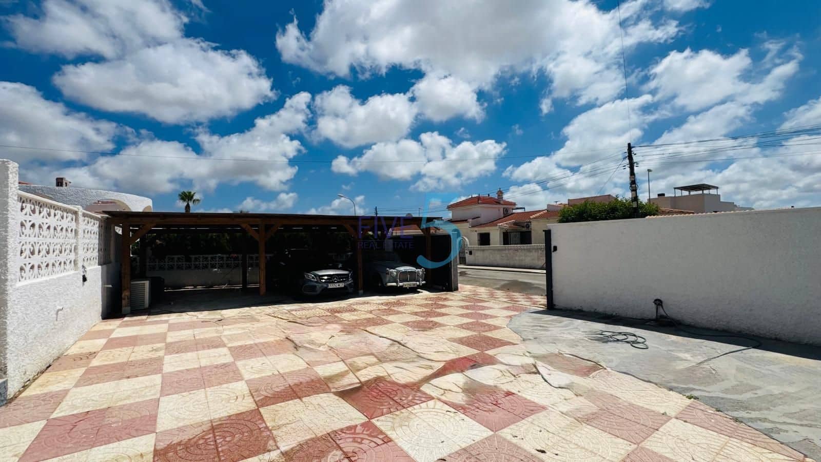 2 slaapkamer Villa te koop in Ciudad Quesada met zwembad - € 334.900 (Ref: 10004748)