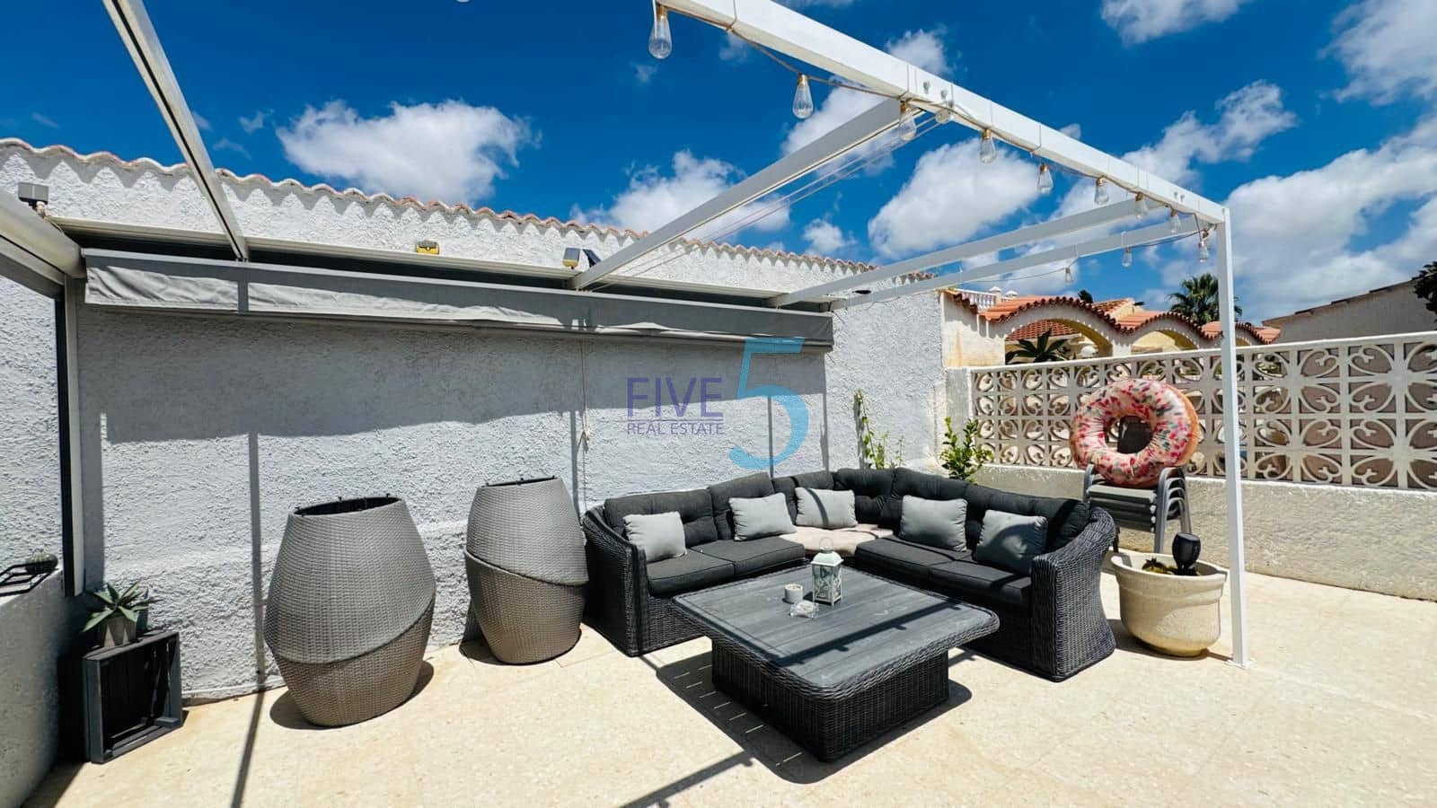 2 slaapkamer Villa te koop in Ciudad Quesada met zwembad - € 334.900 (Ref: 10004748)