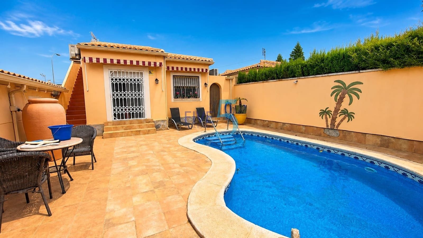 3 soverom Villa til salgs i Torrevieja med svømmebasseng garasje - € 309 500 (Ref: 10004749)